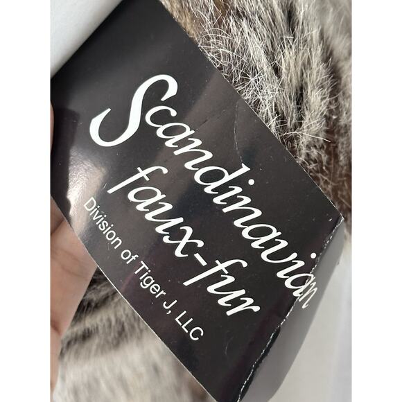 SCANDINAVIAN FOX FAUX FUR Unisex COAT NEW XL VINTAGE - Picture 7 of 16